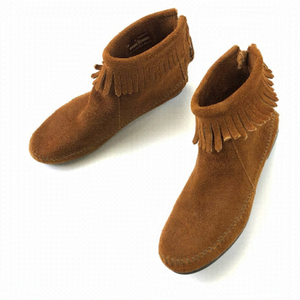 Minnetonka rich brown fringe suede low moccasin boots Size 6